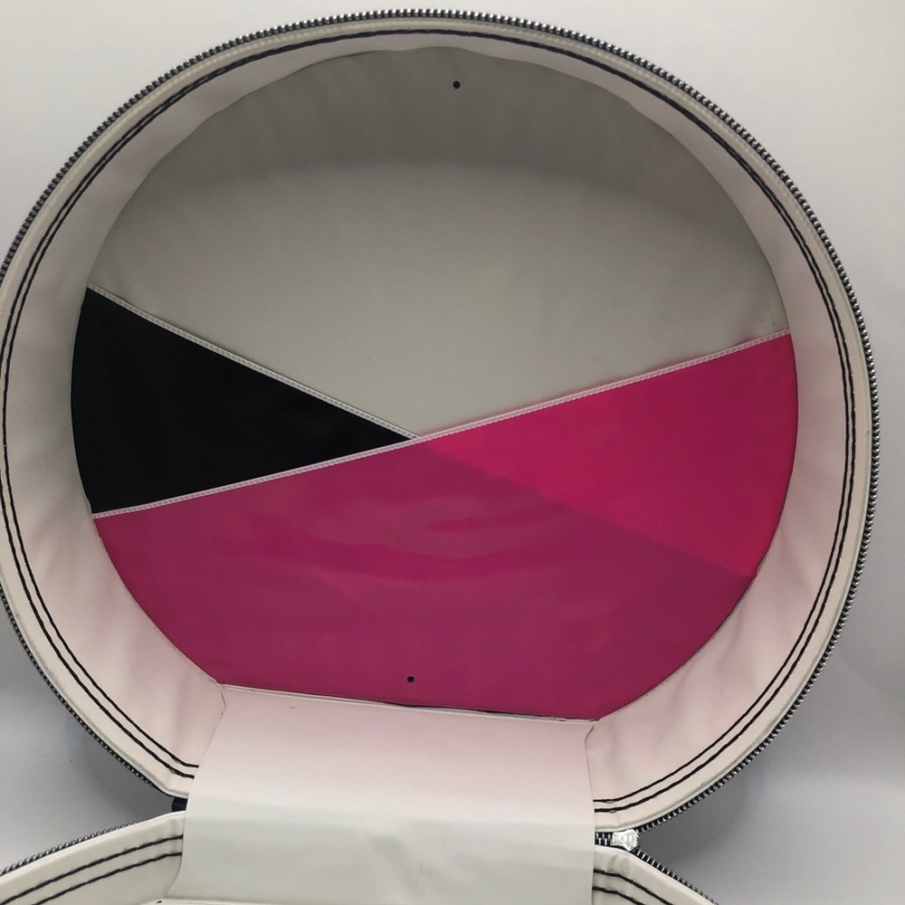 Sleek Vintage Round Zippered Cosmetic Travel Case - Picture 9 of 16